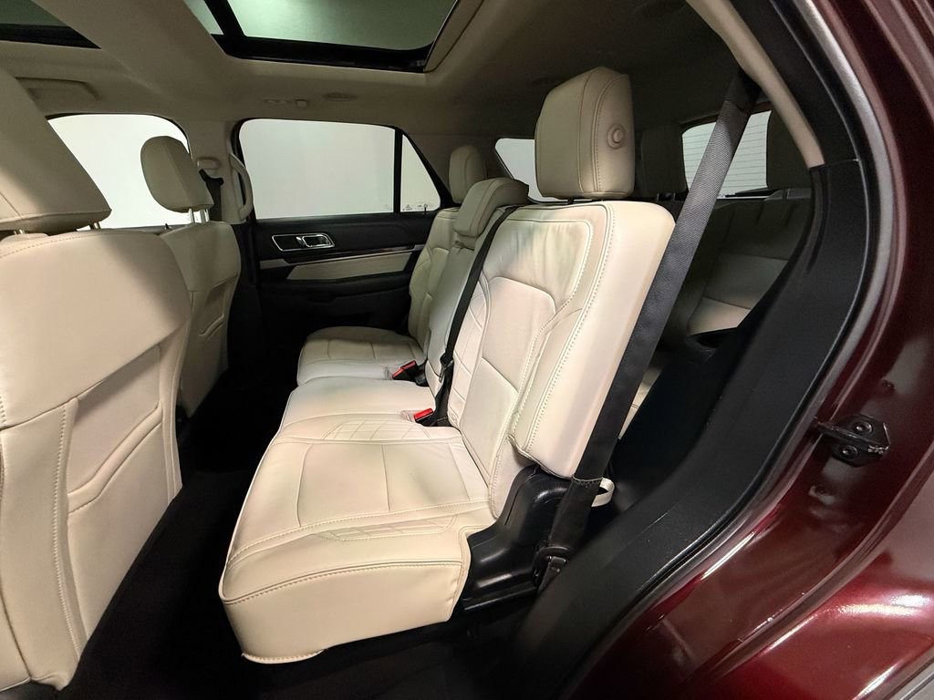 Used 2018 Ford Explorer Platinum AWD/4WD image 8