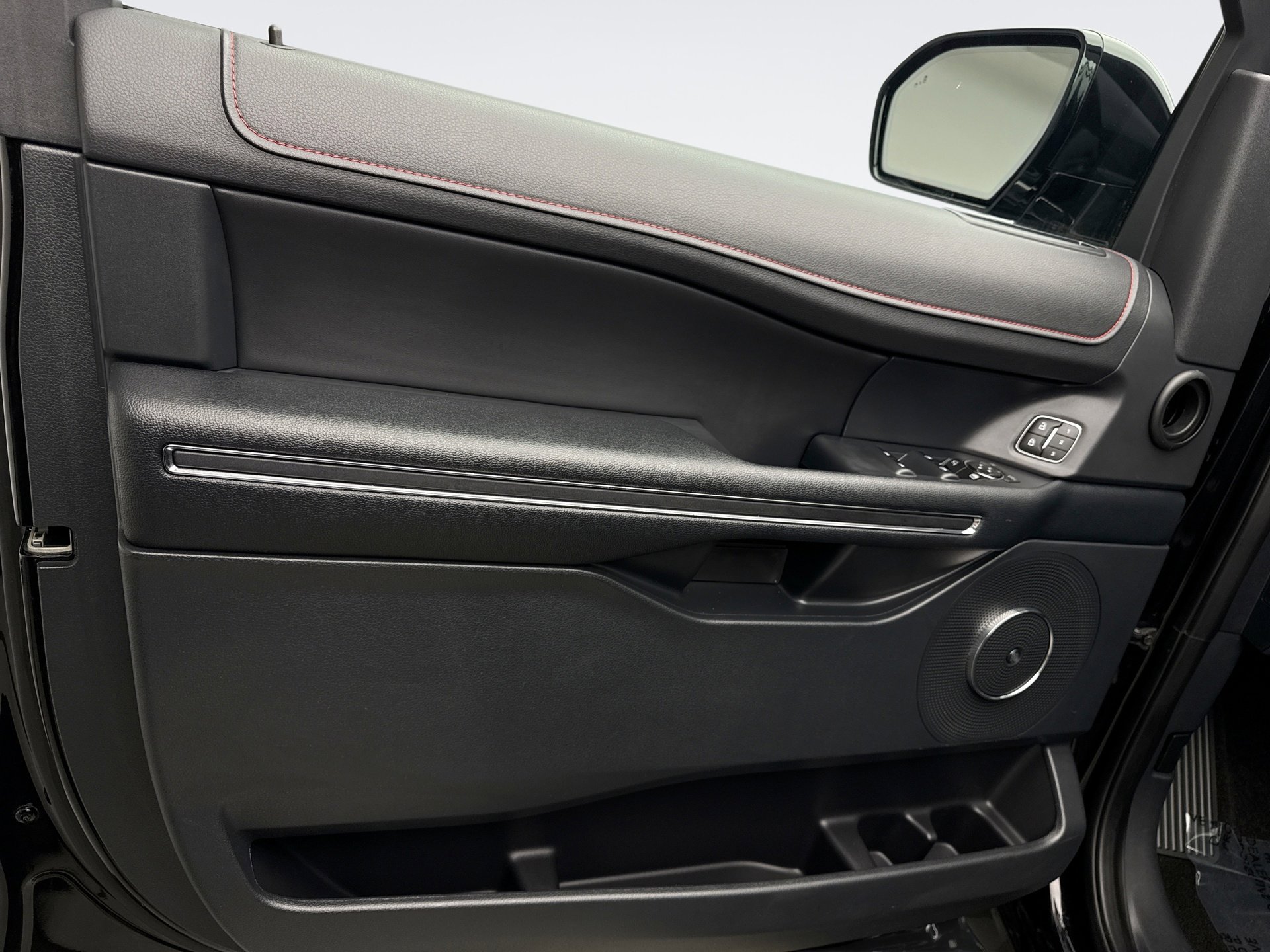 Used 2022 Ford Expedition Max Limited image 9