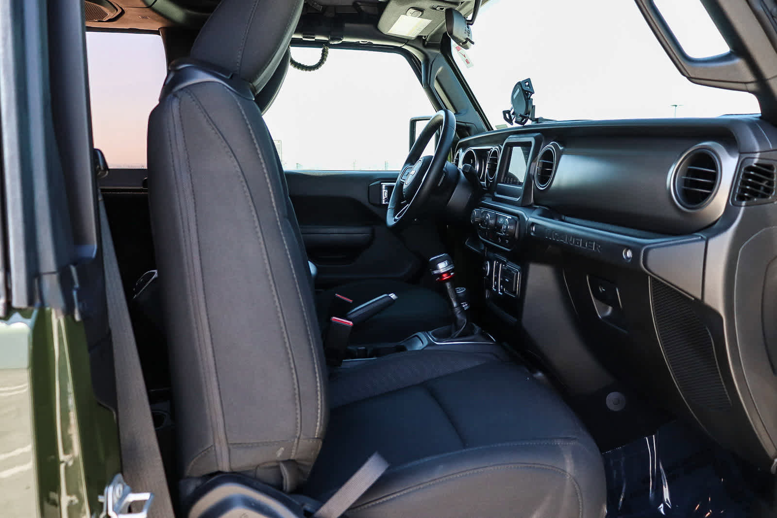 Used 2022 Jeep Wrangler Sport S image 17