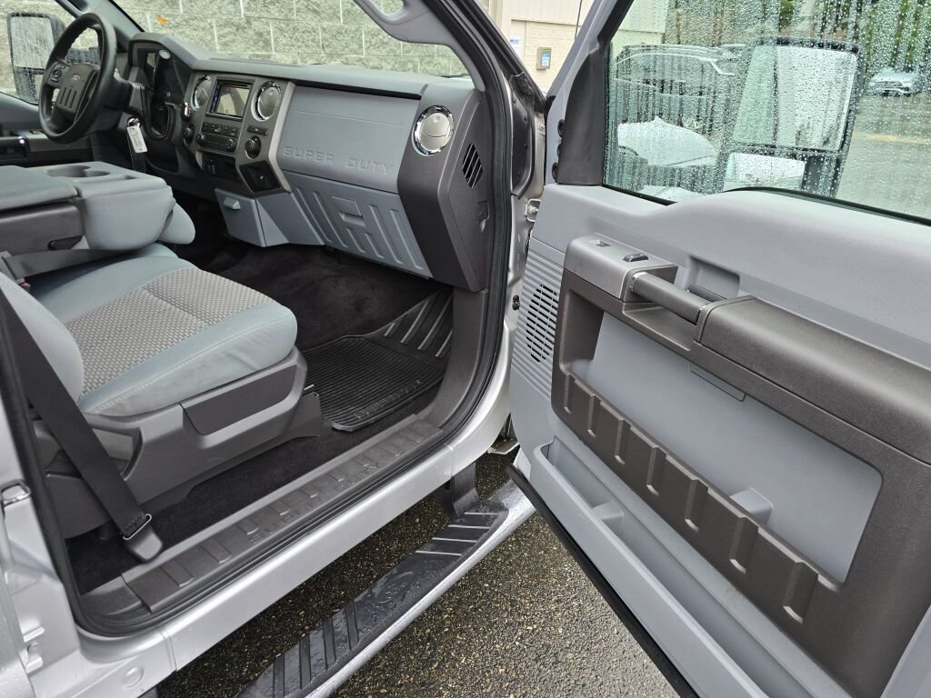 Used 2011 Ford F250 XLT w/ XLT Interior Pkg image 16
