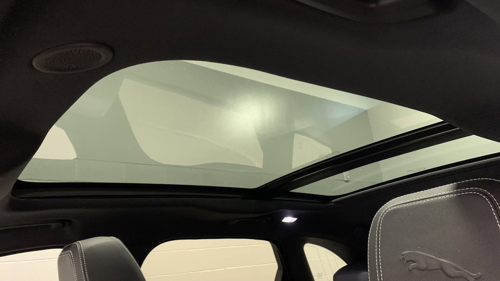 Used 2025 Jaguar F-PACE R-Dynamic S image 15