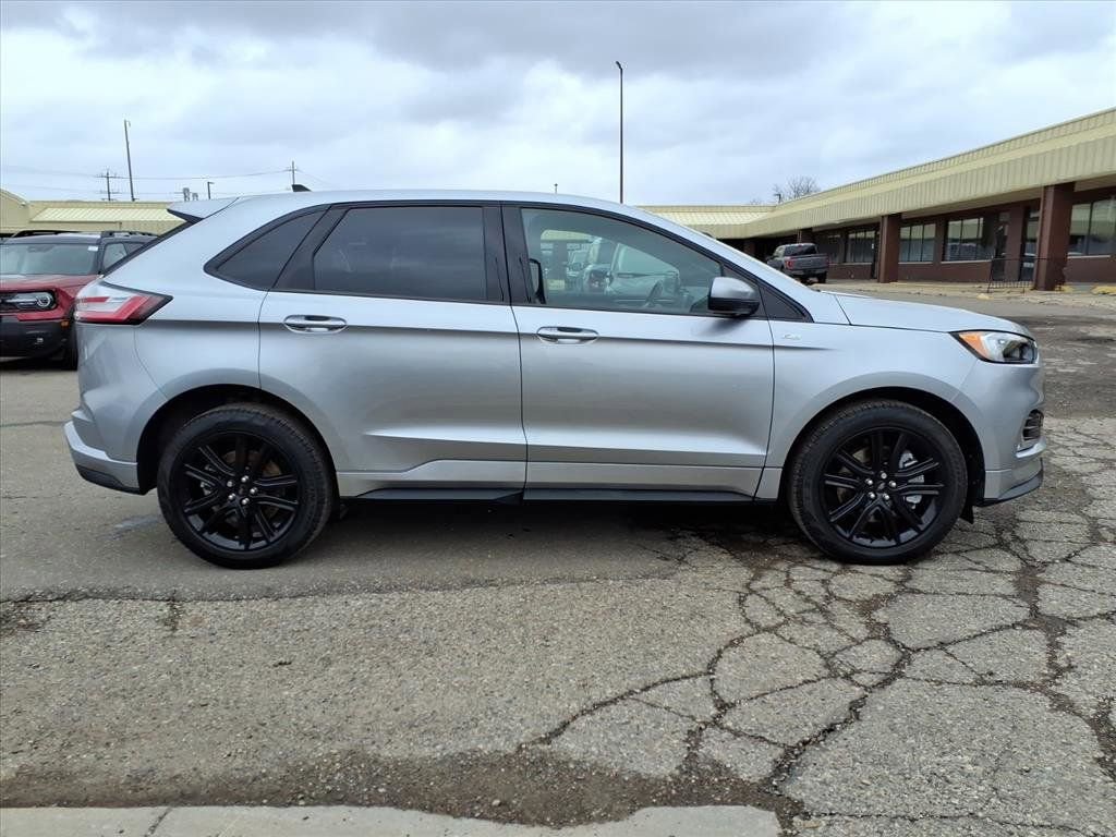 Used 2024 Ford Edge ST-Line image 6