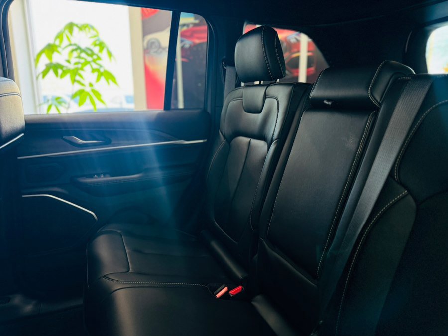 Used 2026 Jeep Grand Cherokee Limited image 17