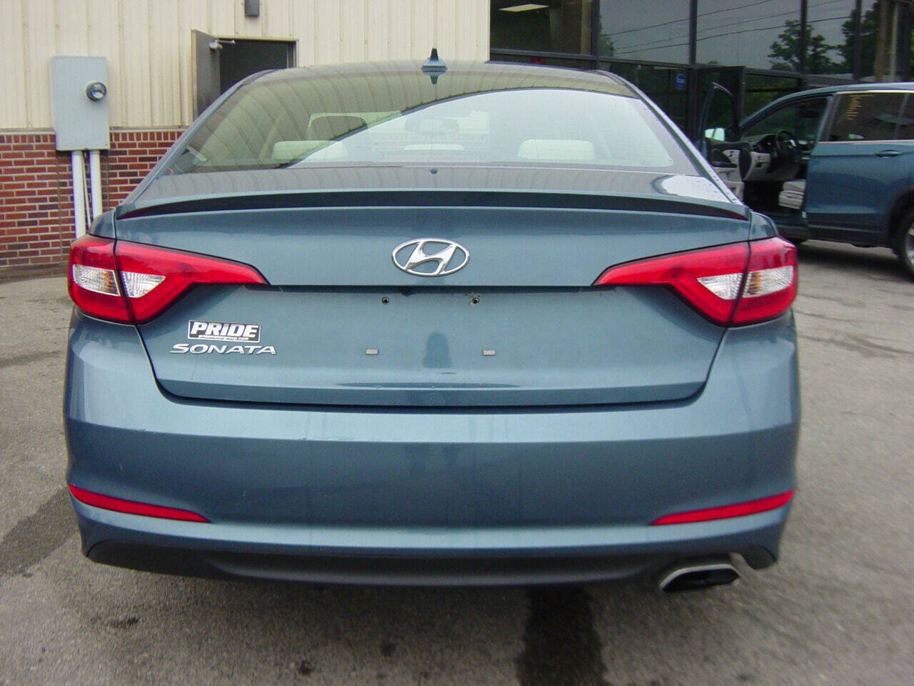 Used 2017 Hyundai Sonata SE FWD image 5