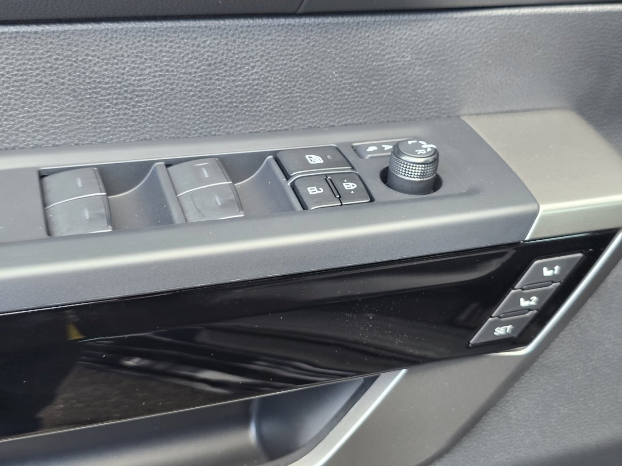 New 2026 Toyota Tundra Limited AWD/4WD image 25