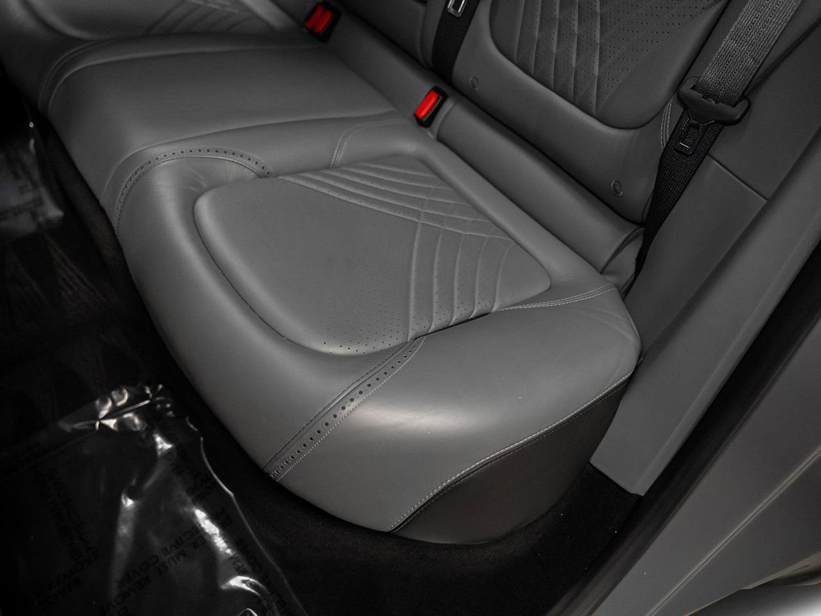 Used 2021 Aston Martin DBX image 37