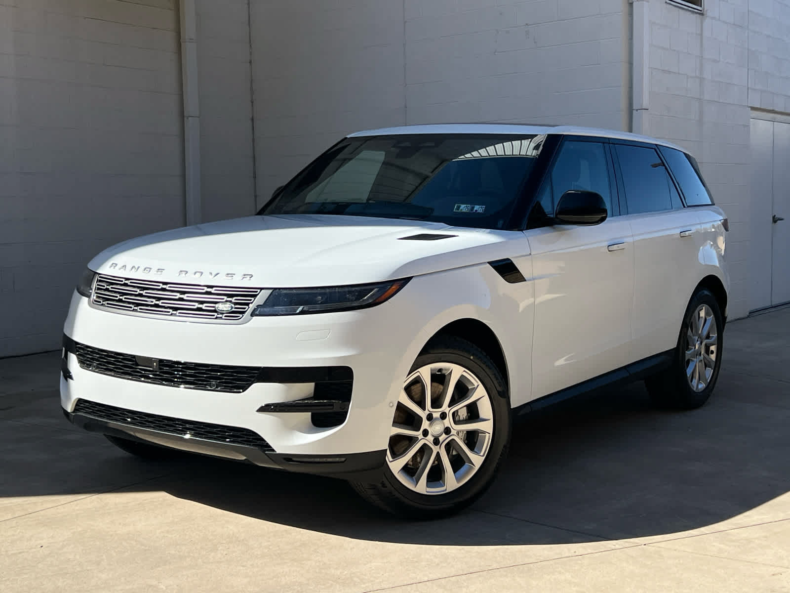 Certified 2025 Land Rover Range Rover Sport AWD/4WD image 1