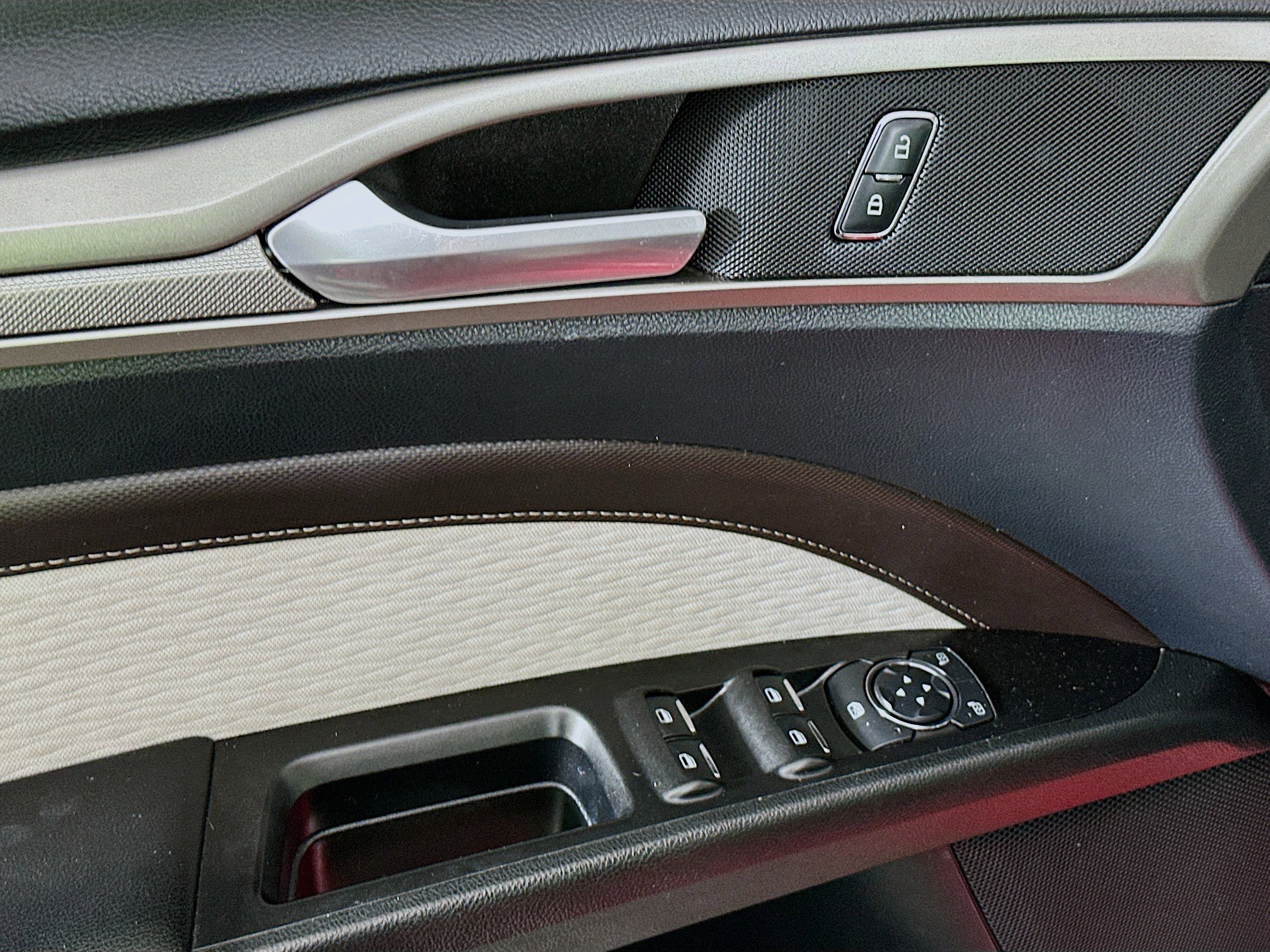 Used 2020 Ford Fusion SE w/ Equipment Group 151A image 15