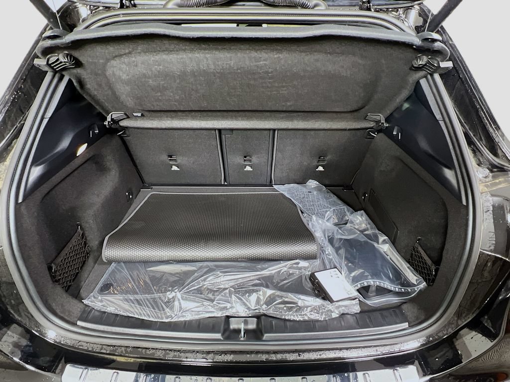 Used 2025 Mercedes-Benz GLA 250 4MATIC image 25