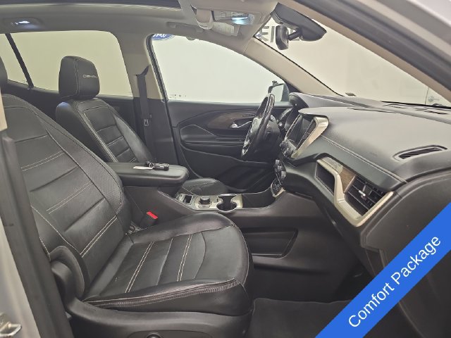 Used 2022 GMC Terrain Denali w/ Denali Premium Package AWD/4WD image 10