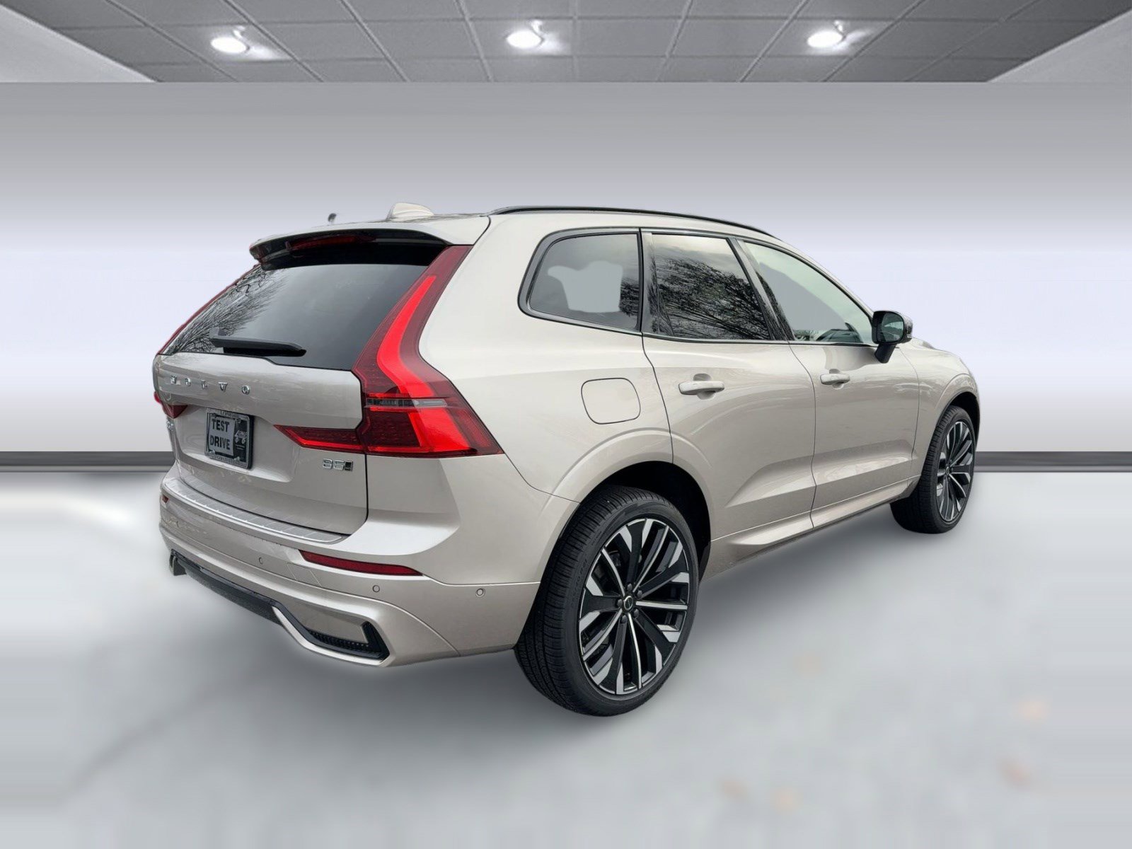 New 2026 Volvo XC60 B5 Ultra w/ Protection Package Premier image 9