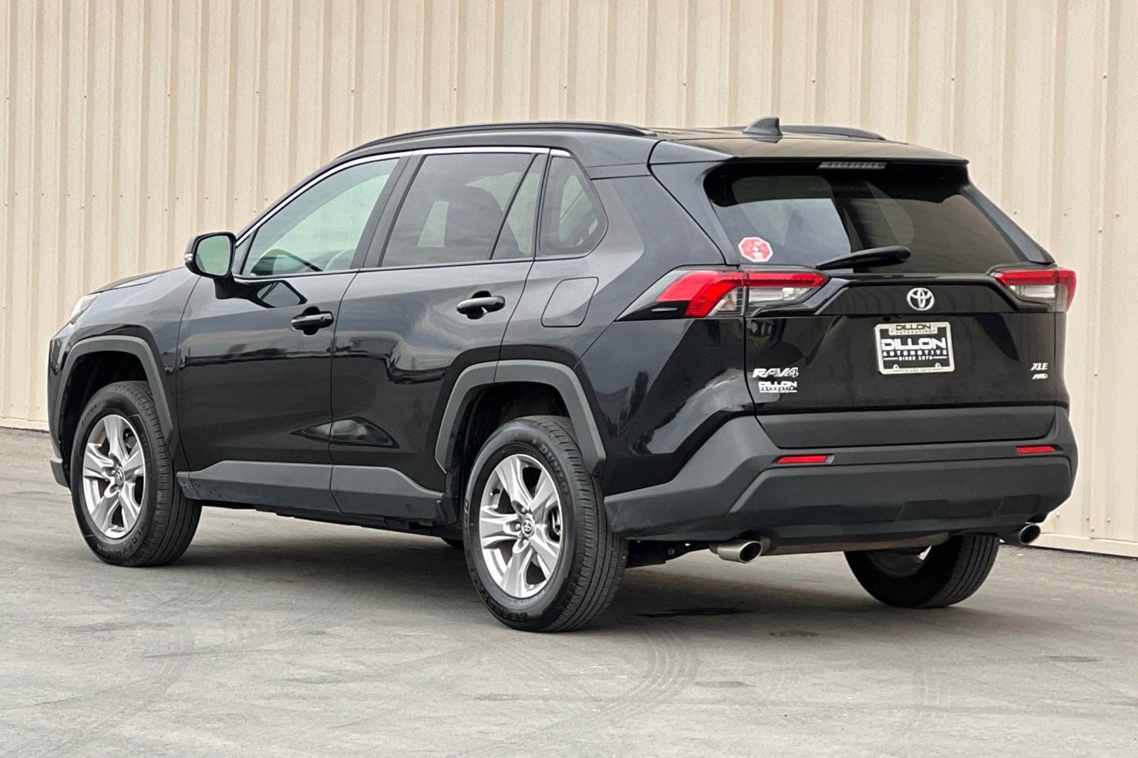 Used 2025 Toyota RAV4 XLE AWD/4WD image 9