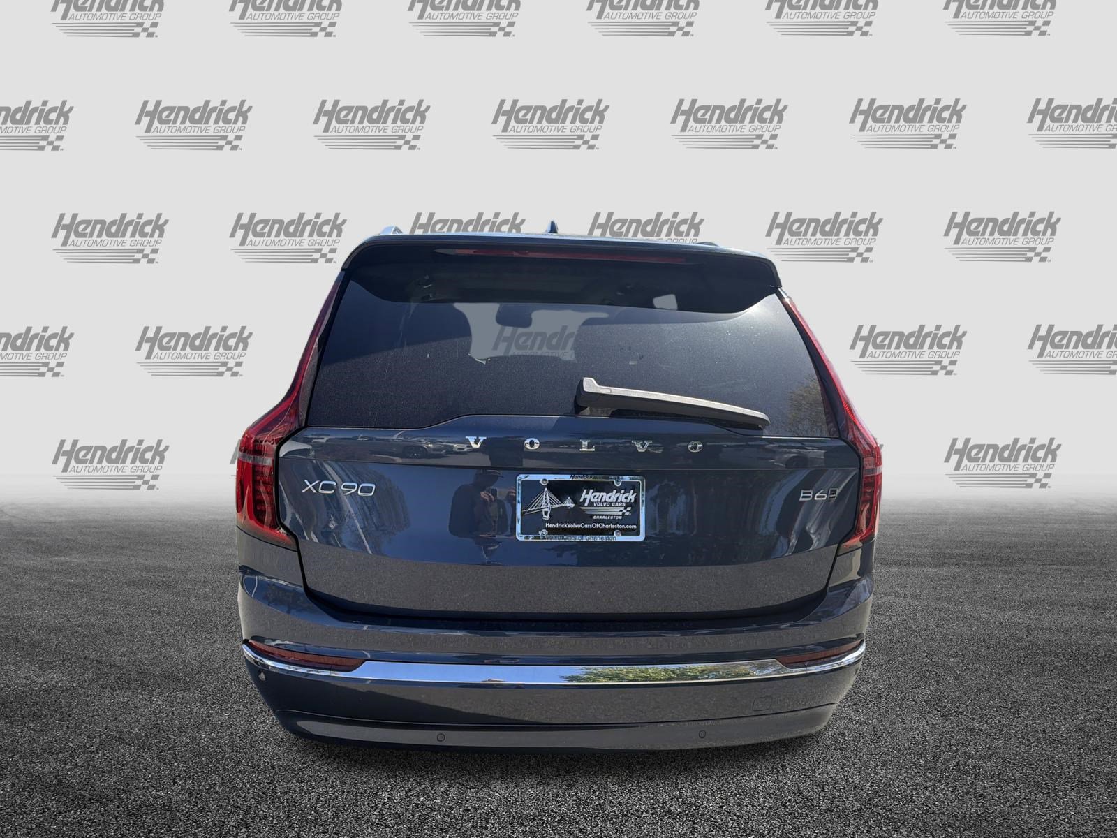 Used 2025 Volvo XC90 B6 Plus image 9