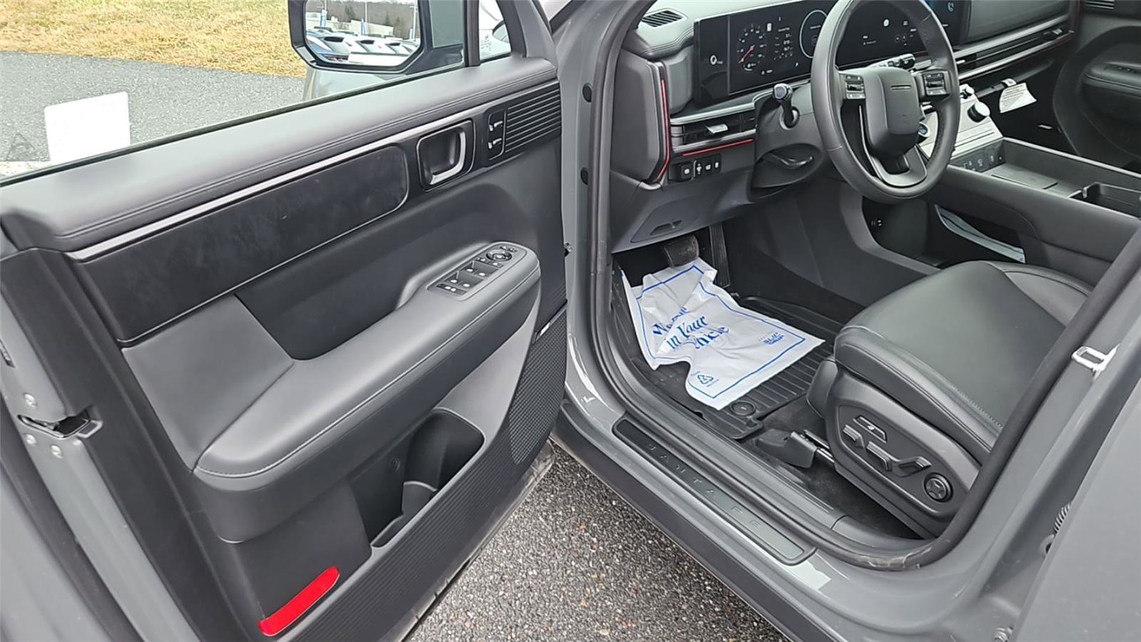 Used 2024 Hyundai Santa Fe Calligraphy image 9