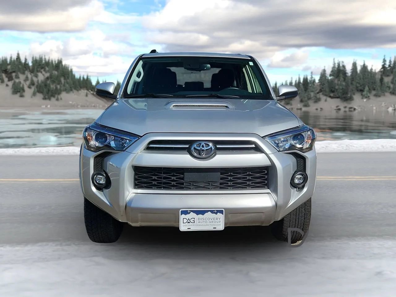 Used 2024 Toyota 4Runner TRD Off-Road image 2