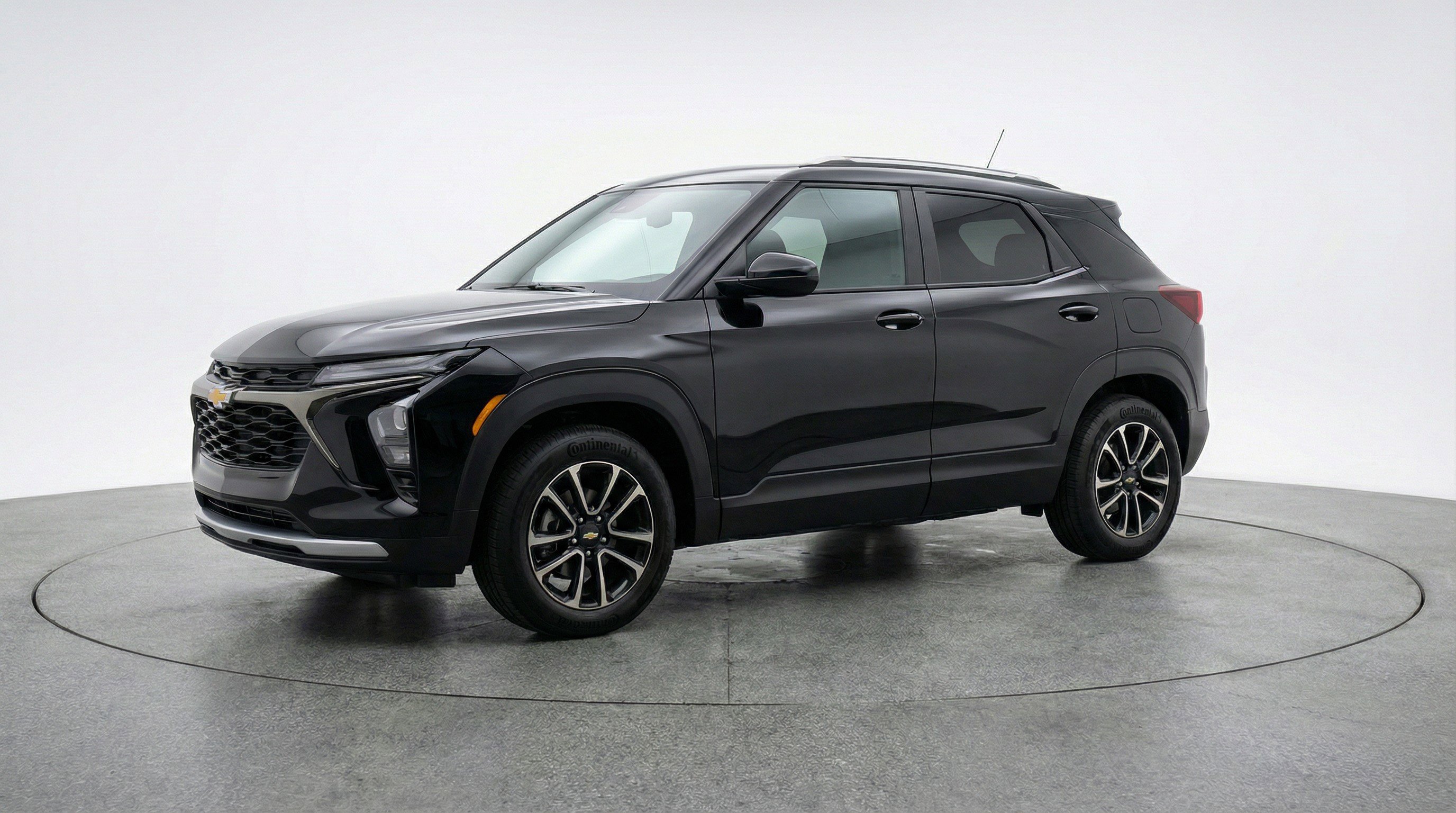 Used 2025 Chevrolet TrailBlazer LT image 3