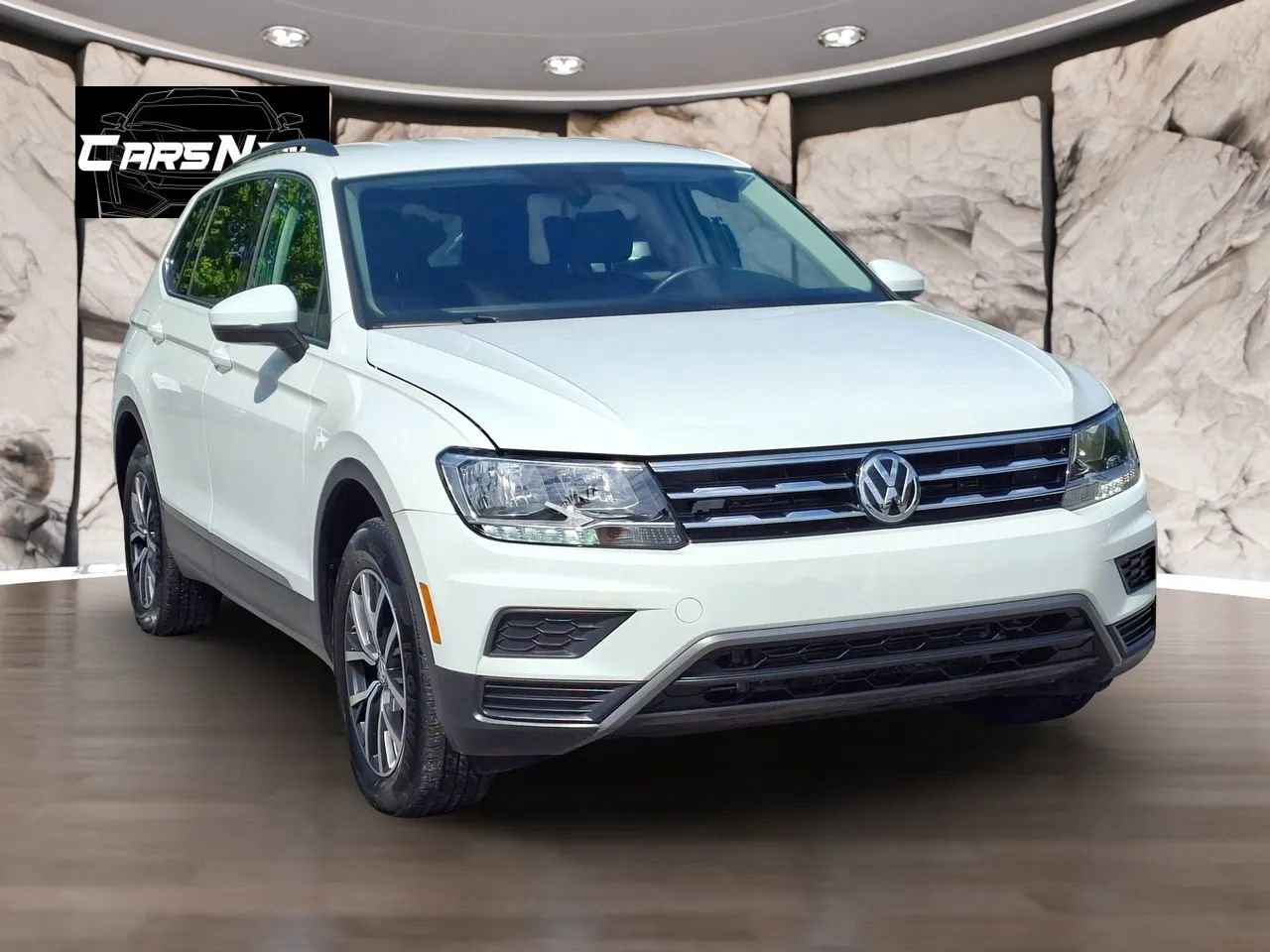 Used 2020 Volkswagen Tiguan SE FWD image 1