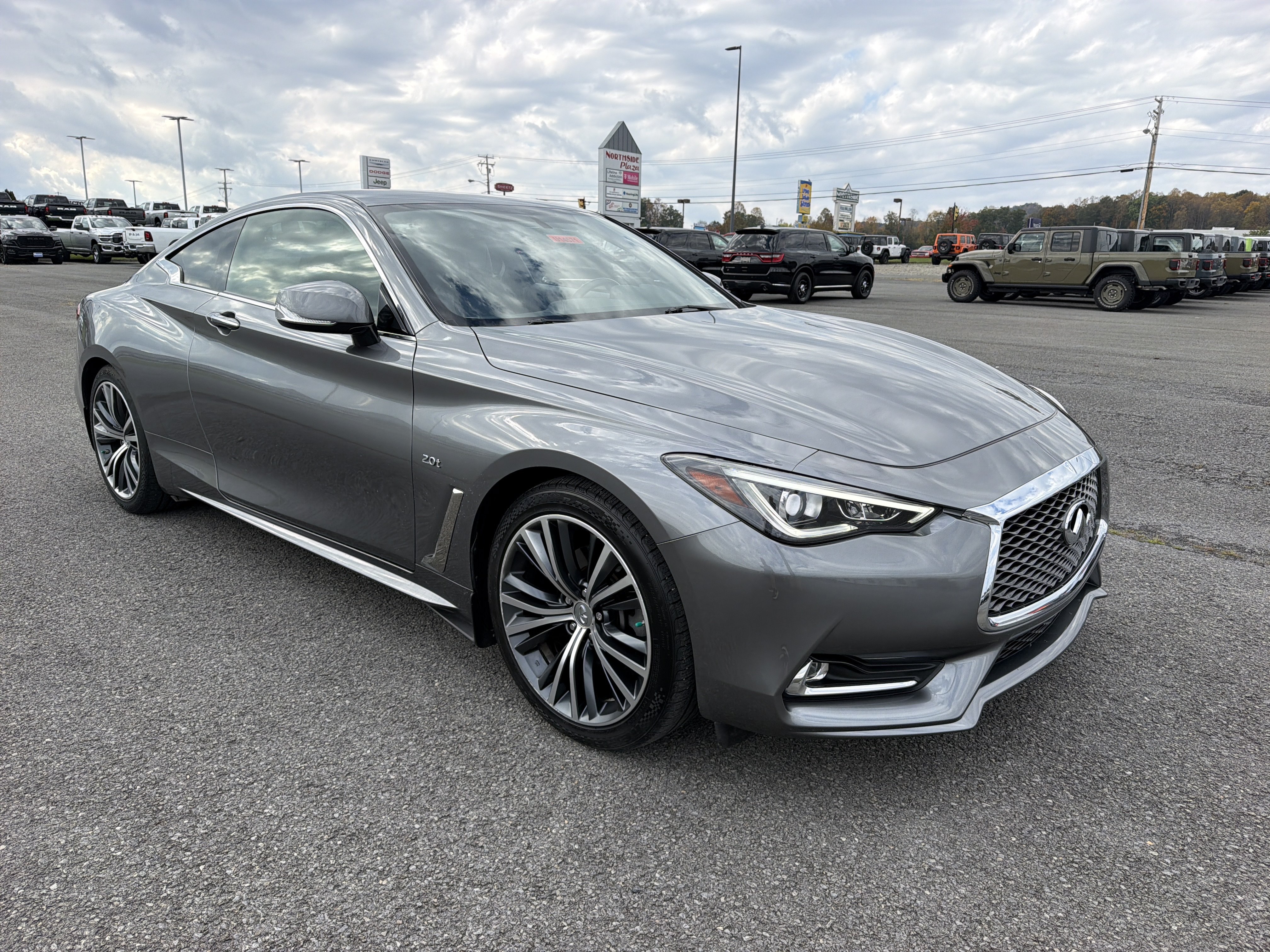 Used 2017 INFINITI Q60 2.0t w/ Premium Plus Package 2.0T AWD/4WD image 1