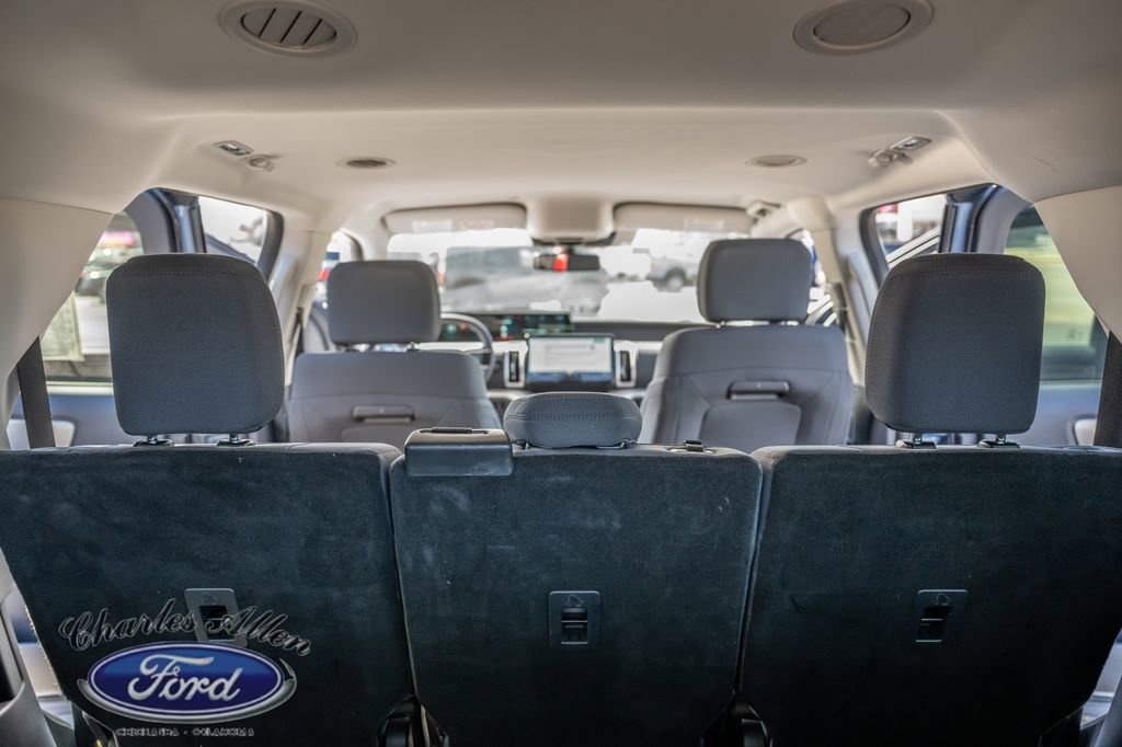 Used 2025 Ford Expedition Active image 16