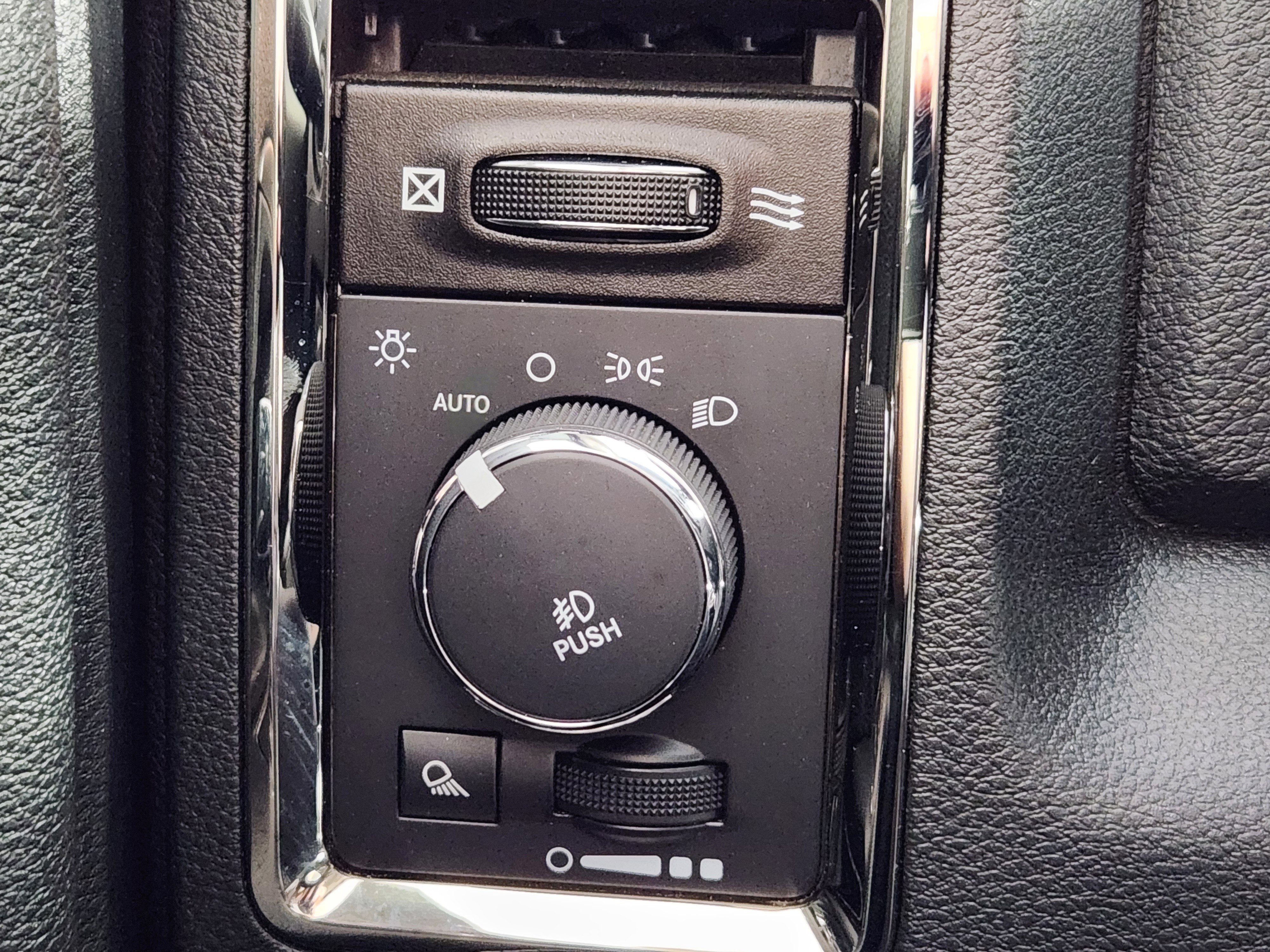 Used 2014 RAM 1500 Sport image 27