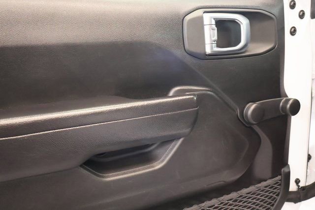 Used 2022 Jeep Wrangler Sport image 9