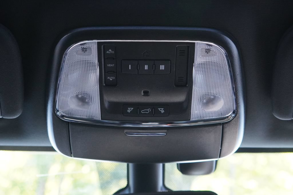 Used 2019 Jeep Grand Cherokee Altitude AWD/4WD image 26