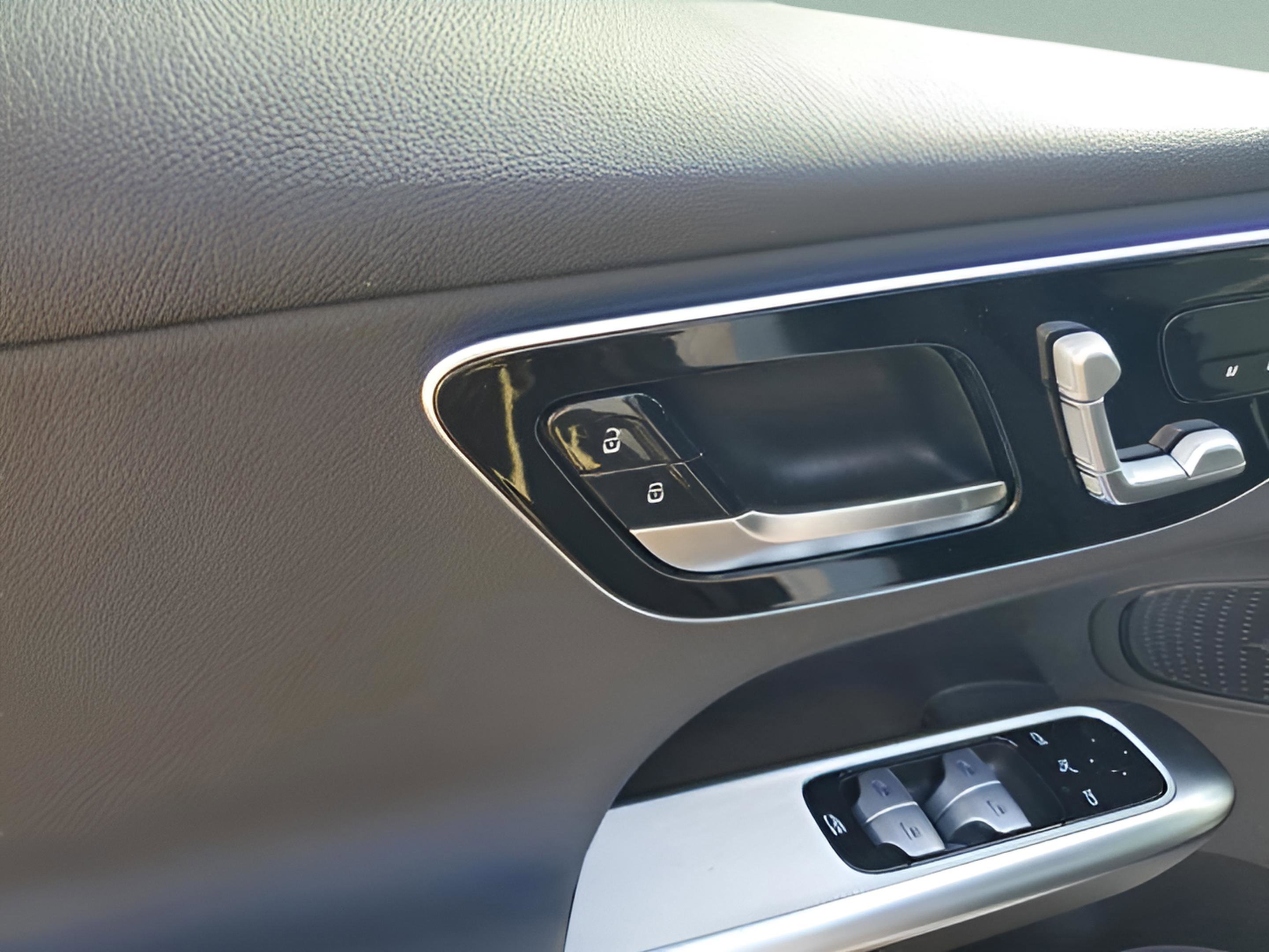 Certified 2025 Mercedes-Benz GLC 300 300 image 13