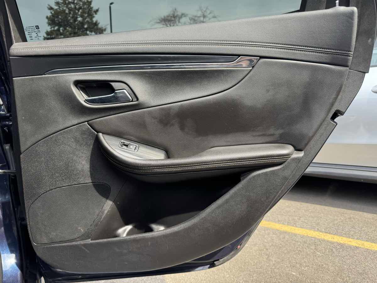 Used 2017 Chevrolet Impala Premier w/ Enhanced Convenience Package image 39