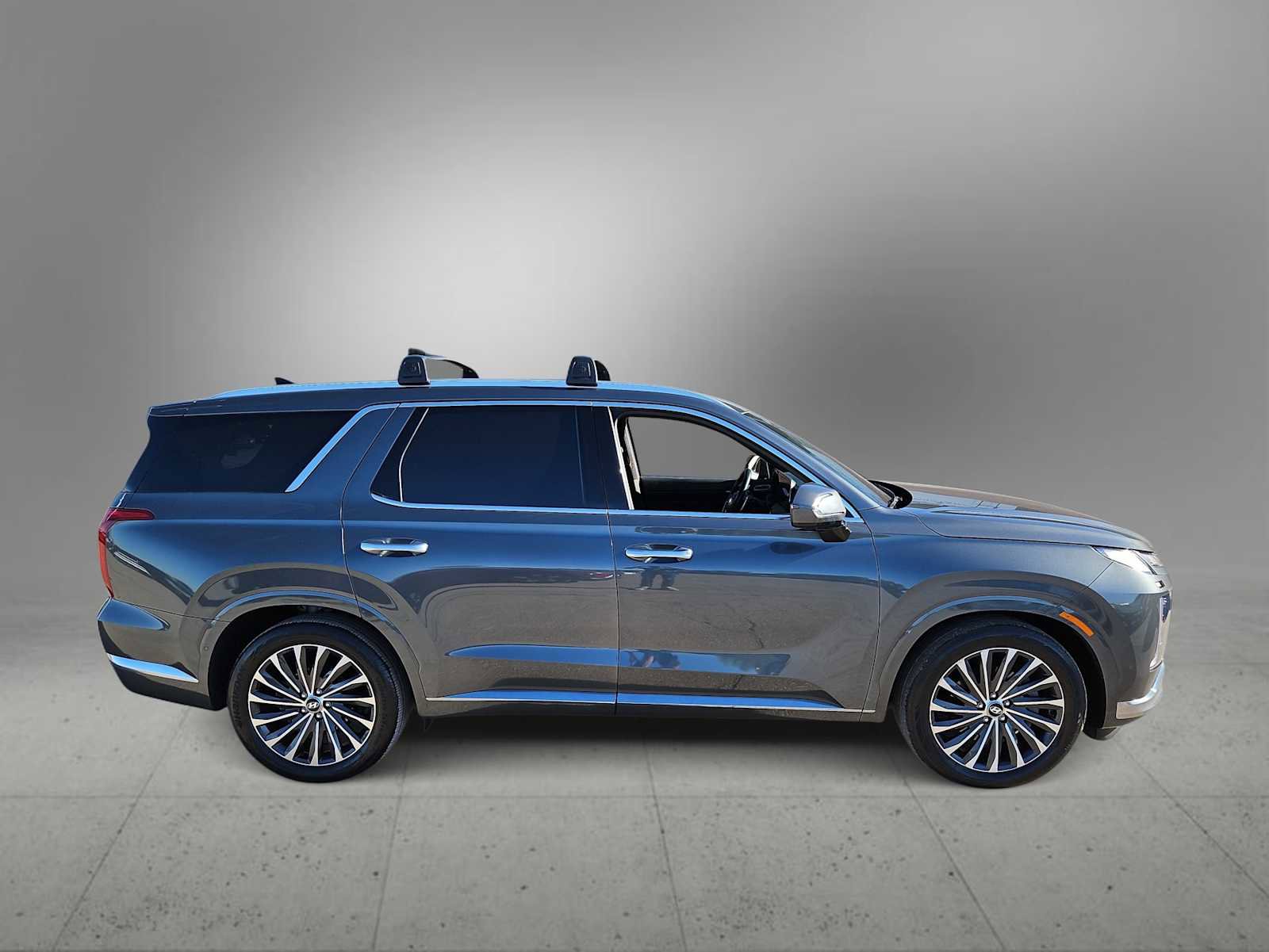 Used 2023 Hyundai Palisade Calligraphy image 9
