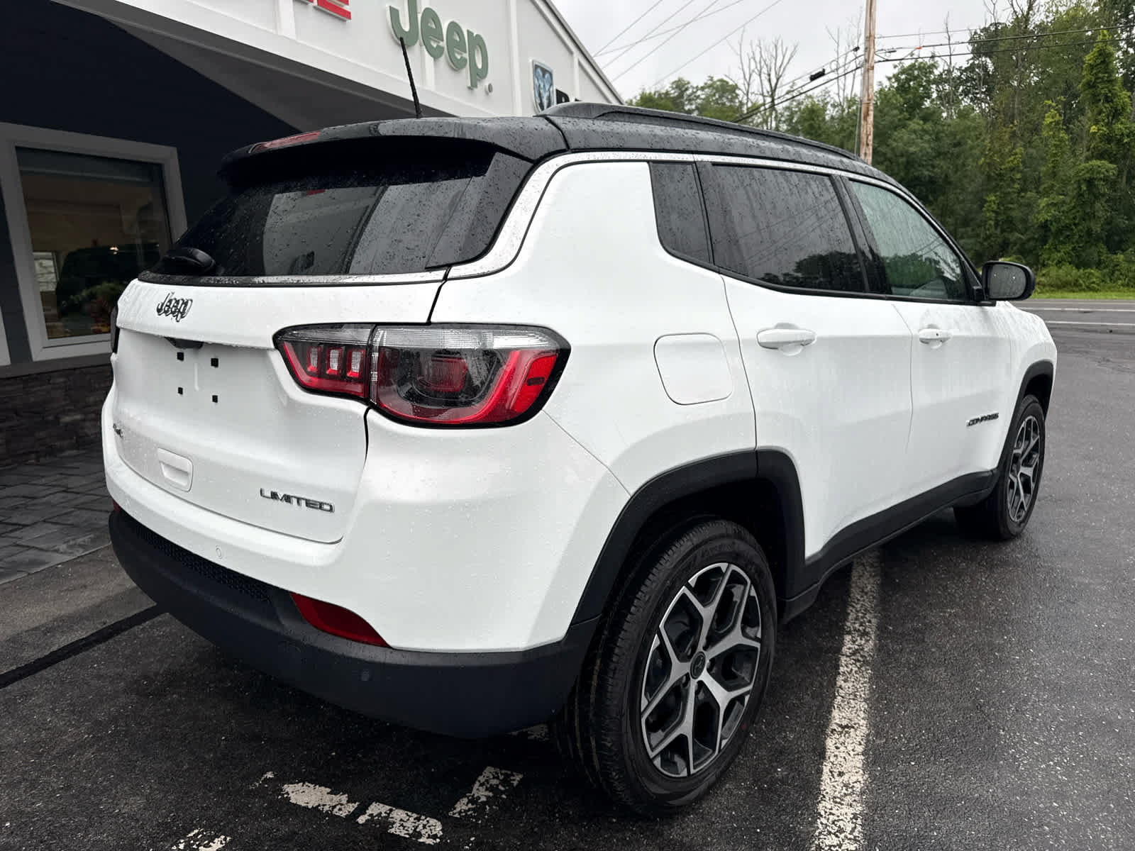 New 2026 Jeep Compass Limited AWD/4WD image 3