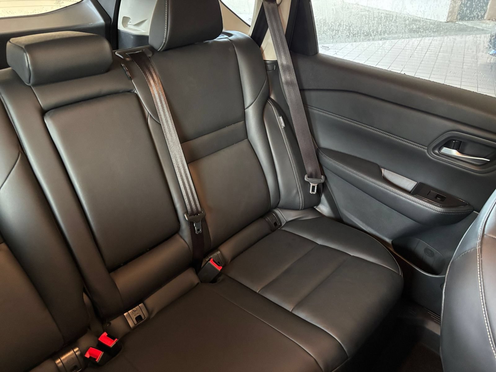 Used 2026 Nissan Rogue SL FWD image 38