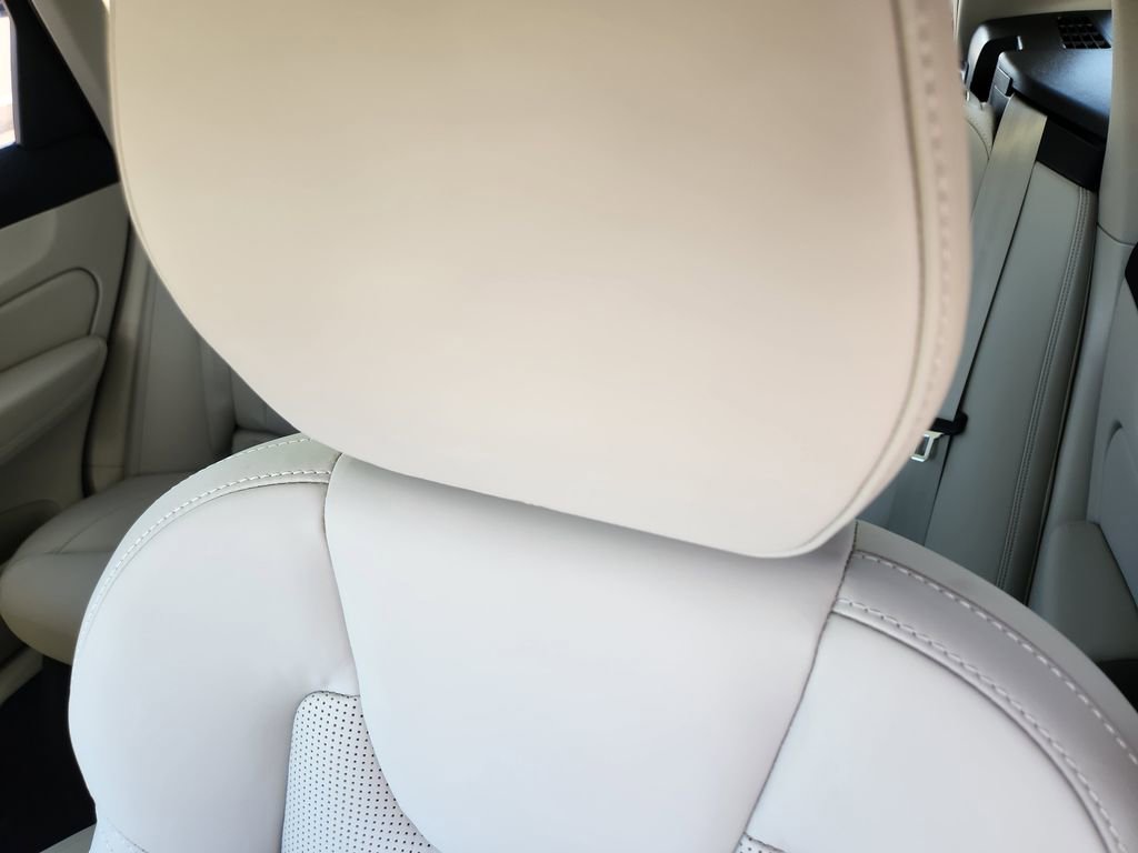 New 2026 Volvo XC60 T8 Ultra w/ Climate Package image 6