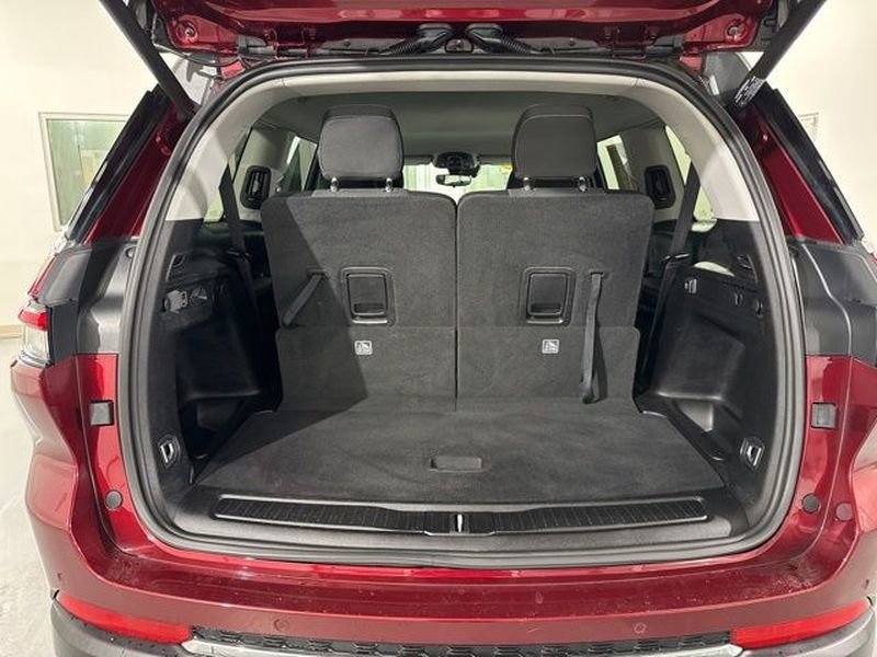 Used 2023 Jeep Grand Cherokee L Laredo w/ Luxury Tech Group I image 13