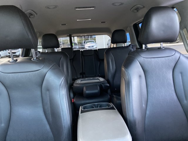 Used 2025 Kia Carnival FWD image 21