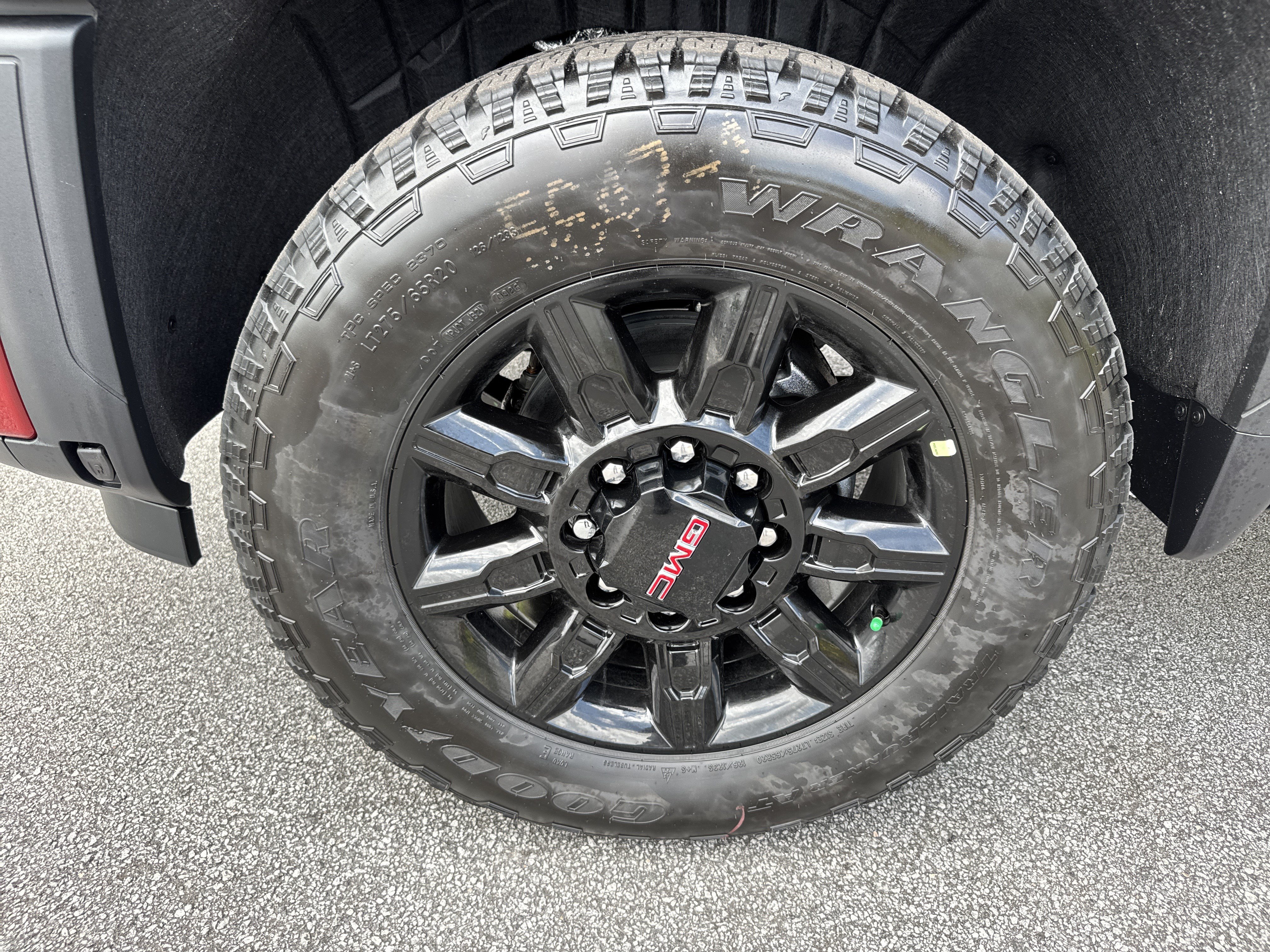 New 2026 GMC Sierra 2500 AT4 w/ AT4 Premium Plus Package AWD/4WD image 13