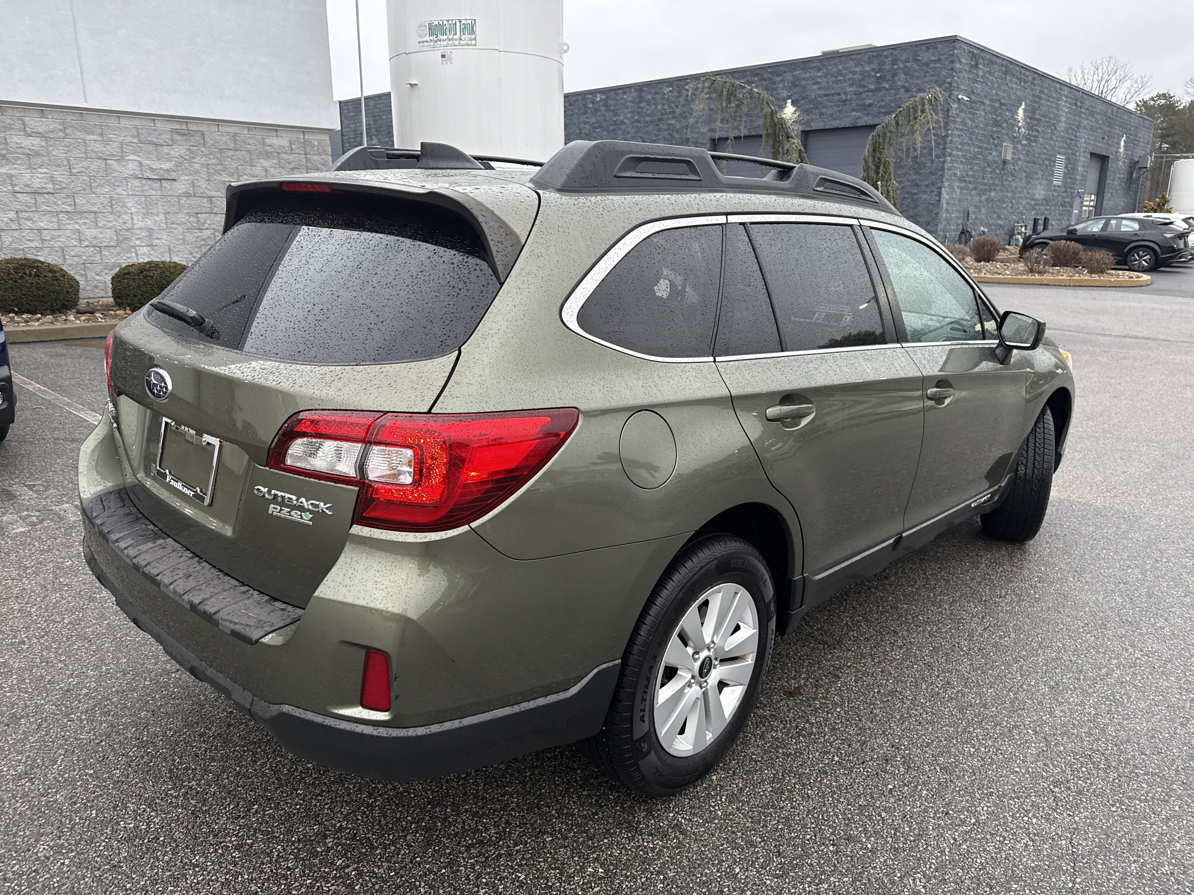 Used 2016 Subaru Outback 2.5i Premium image 6