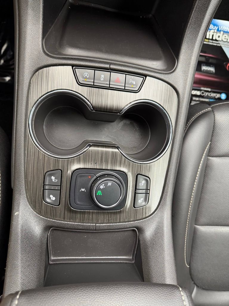 Used 2023 GMC Acadia SLT image 48