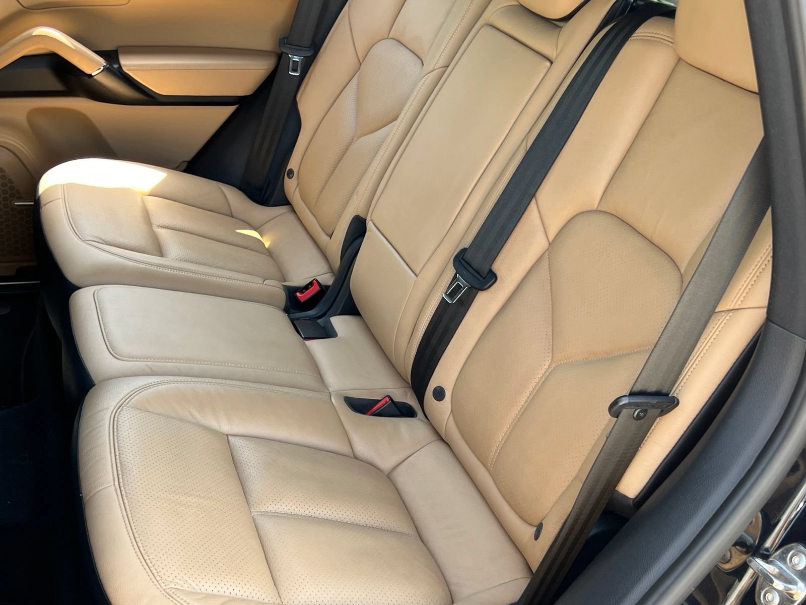 Used 2016 Porsche Cayenne AWD/4WD image 17
