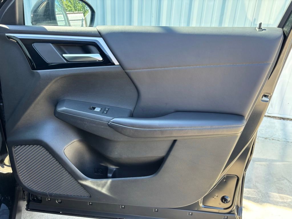 Used 2024 Mitsubishi Outlander SE image 39