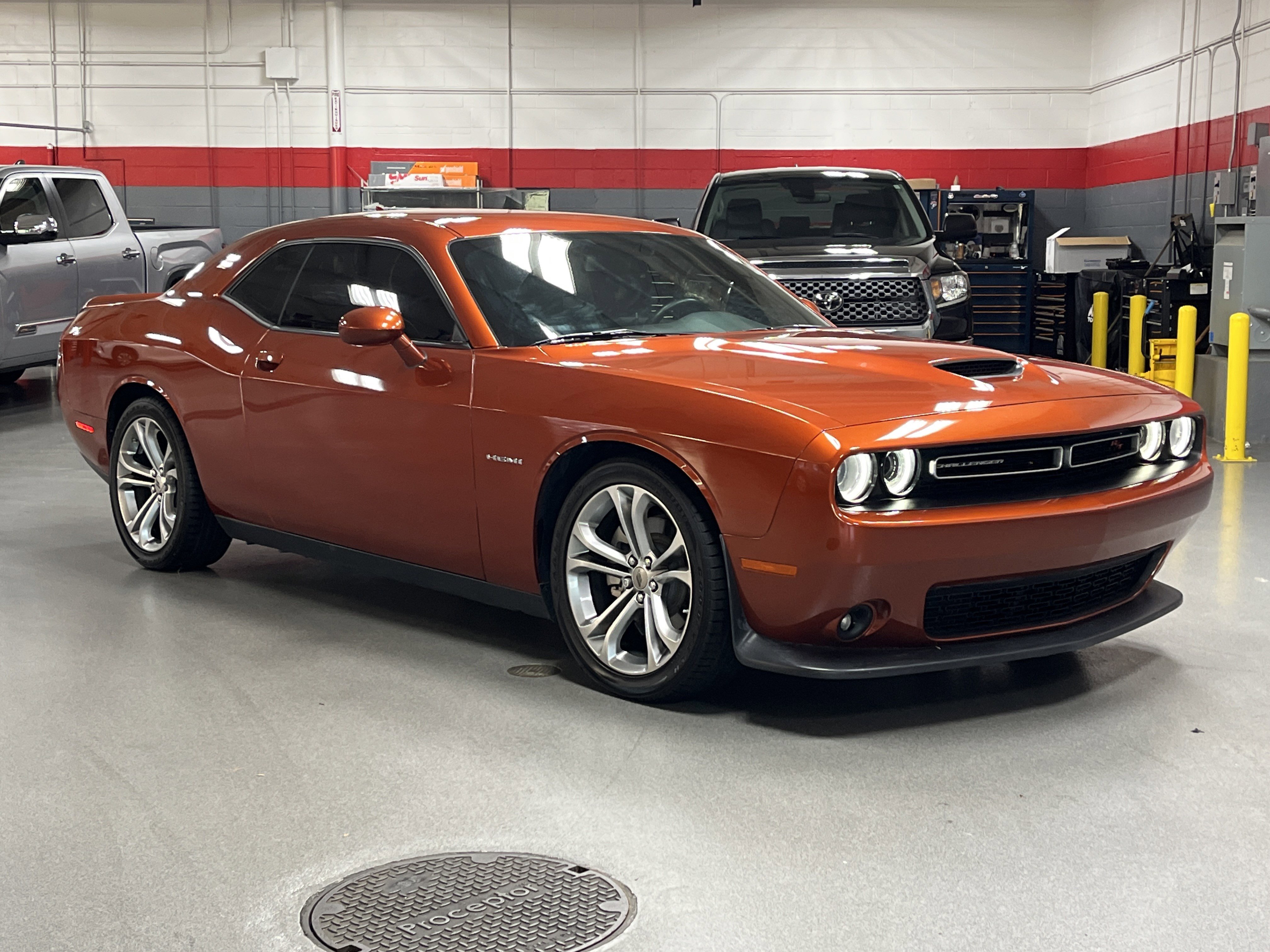Used 2022 Dodge Challenger R/T image 2