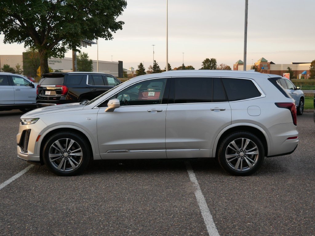 Used 2020 Cadillac XT6 Premium Luxury w/ LPO, Floor Liner Package AWD/4WD image 6