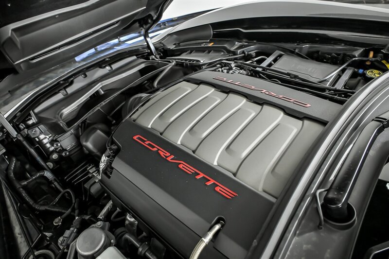 Used 2019 Chevrolet Corvette Stingray Coupe w/ Z51 1LT RWD image 12
