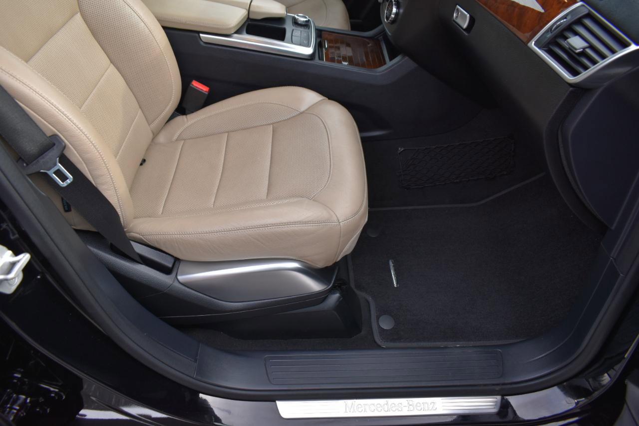 Used 2016 Mercedes-Benz GL 550 4MATIC image 33
