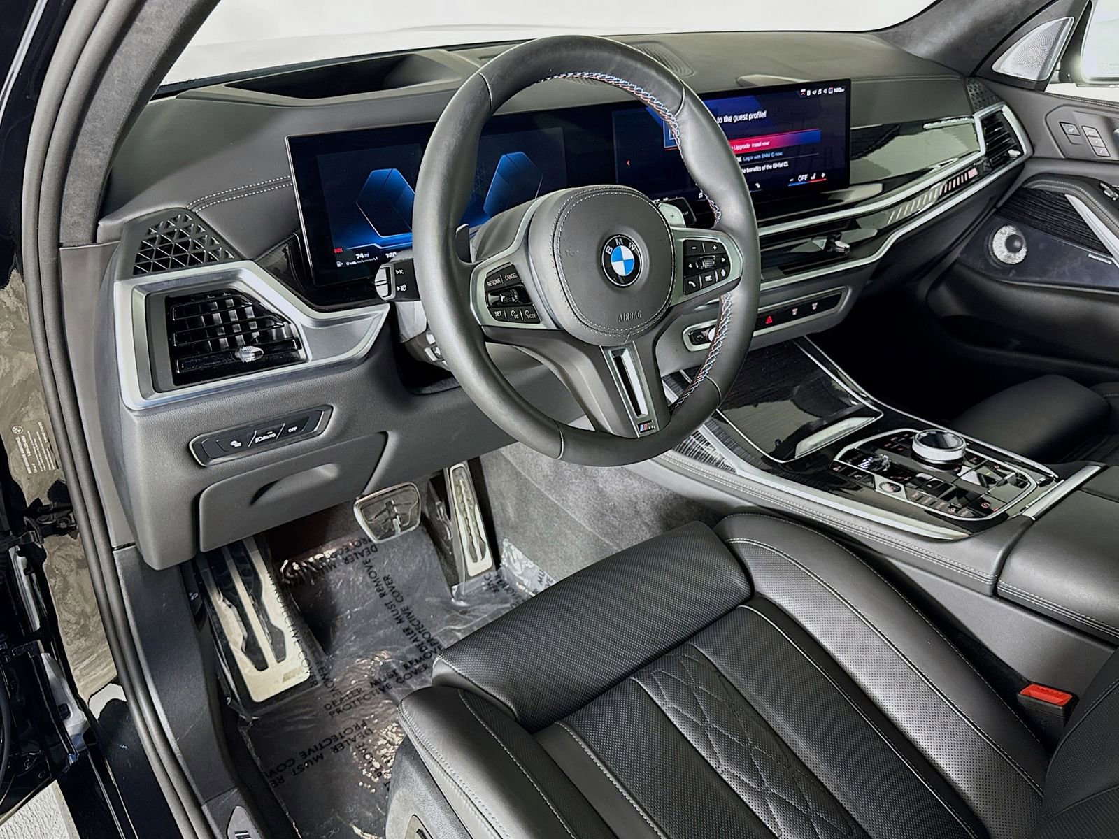 Used 2025 BMW X7 M60i image 9