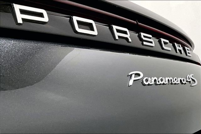 Used 2020 Porsche Panamera 4S image 32