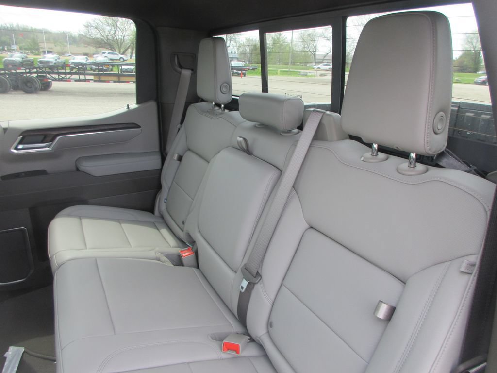 New 2026 GMC Sierra 1500 SLT AWD/4WD image 16