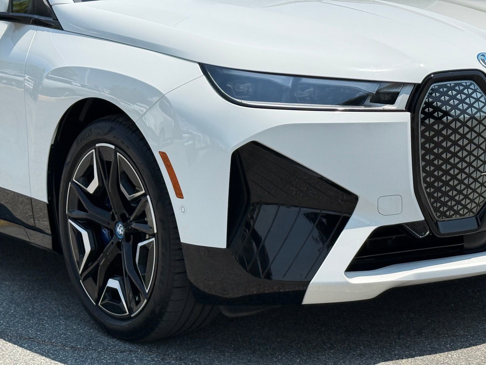 Used 2025 BMW iX M60 image 14