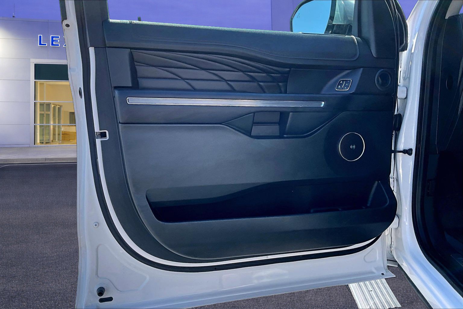 Used 2018 Ford Expedition Platinum image 21