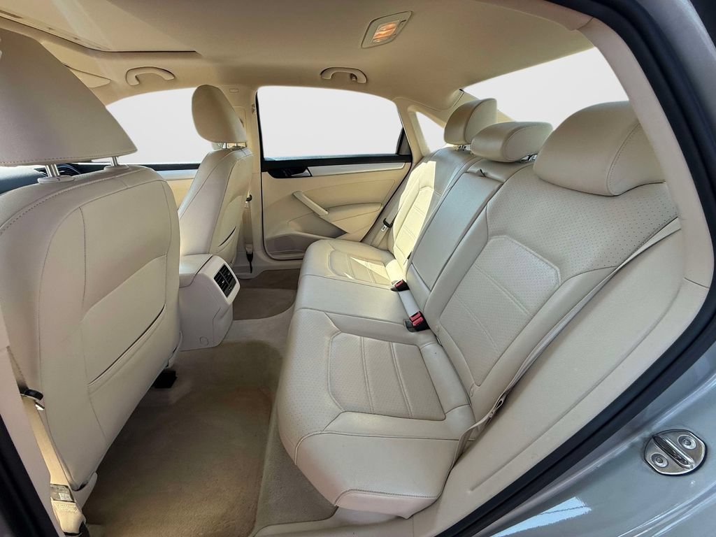 Used 2013 Volkswagen Passat 2.5 SE FWD image 5