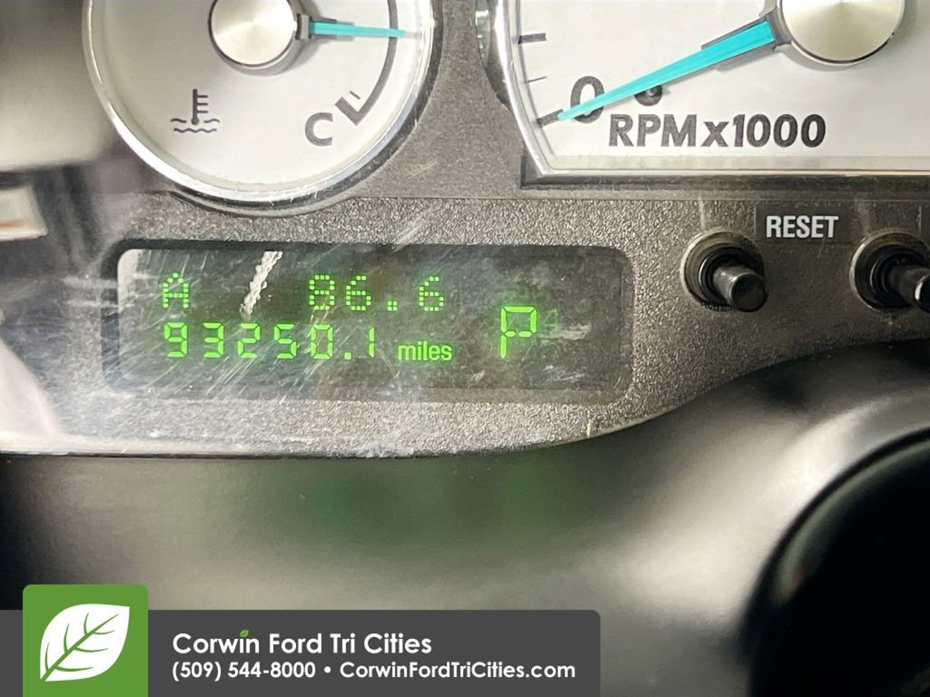 Used 2003 Ford Thunderbird RWD image 2